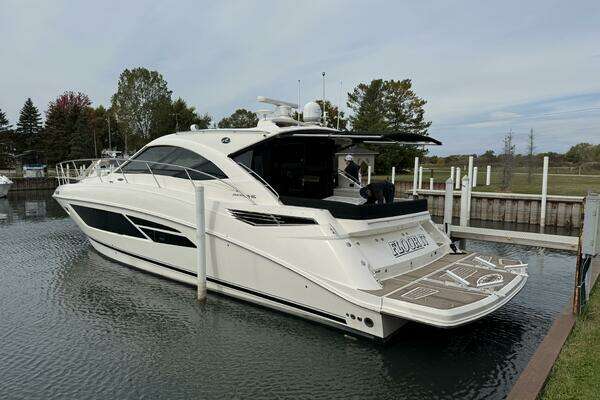 Sea Ray 510 Sundancer Yacht For Sale
