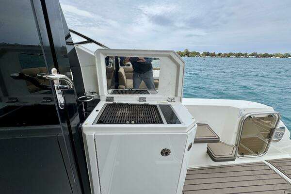 Sea Ray 510 Sundancer Yacht For Sale