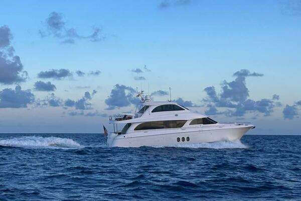 2009 Hatteras 72