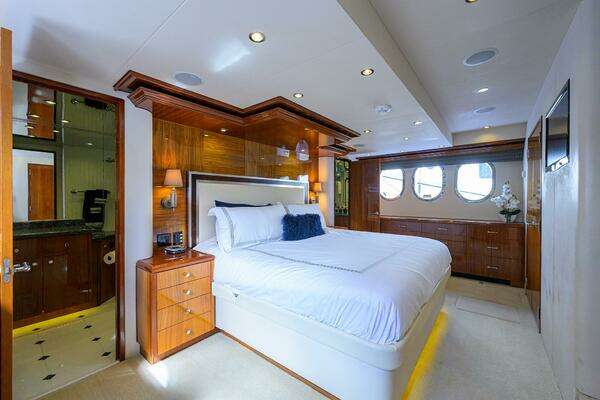 Hatteras Enclosed Bridge Yacht For Sale