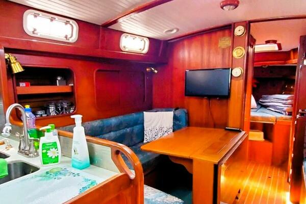 CAMARI 35ft Brewer Yacht For Sale