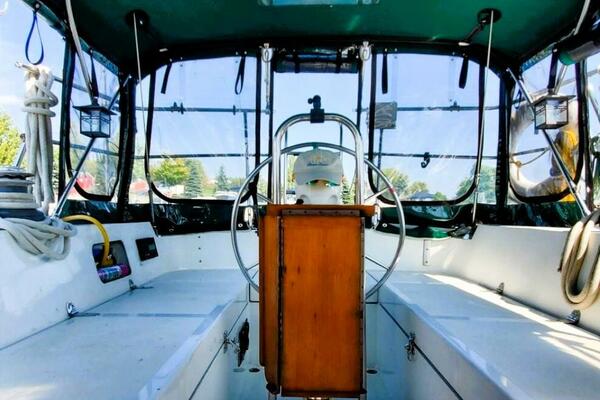 CAMARI 35ft Brewer Yacht For Sale