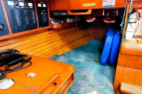 CAMARI 35ft Brewer Yacht For Sale