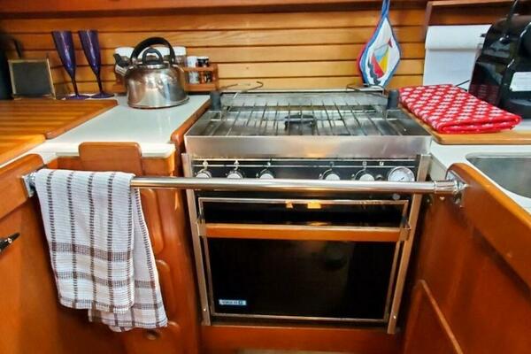 CAMARI 35ft Brewer Yacht For Sale