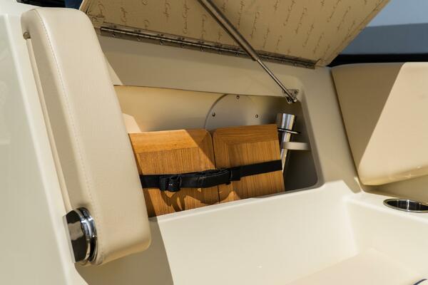 28 Calypso 28ft Chris Craft Yacht For Sale