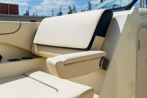 28 Calypso 28ft Chris Craft Yacht For Sale