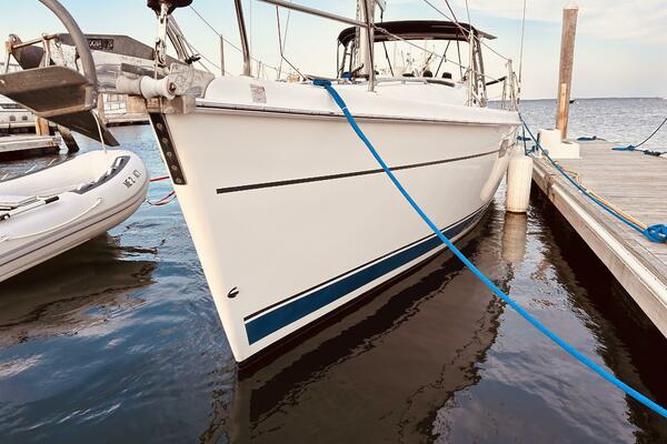 Happy Ours 38ft Hunter Yacht For Sale