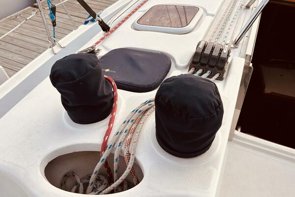 Happy Ours 38ft Hunter Yacht For Sale