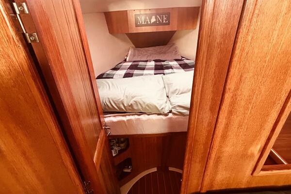 Happy Ours 38ft Hunter Yacht For Sale