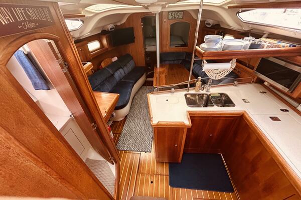 Happy Ours 38ft Hunter Yacht For Sale