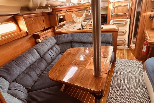 Happy Ours 38ft Hunter Yacht For Sale