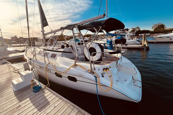 Happy Ours 38ft Hunter Yacht For Sale