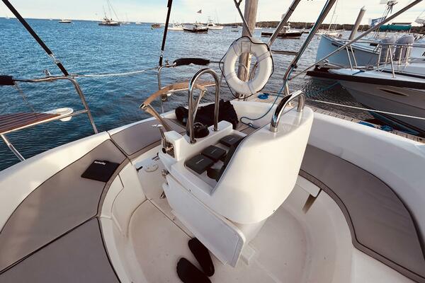 Happy Ours 38ft Hunter Yacht For Sale