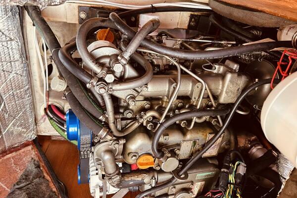 Happy Ours 38ft Hunter Yacht For Sale