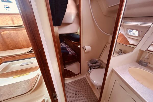 Happy Ours 38ft Hunter Yacht For Sale