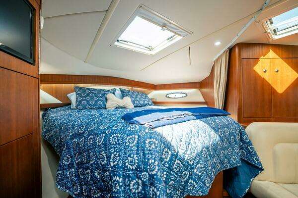 2005 Tiara Yachts 32