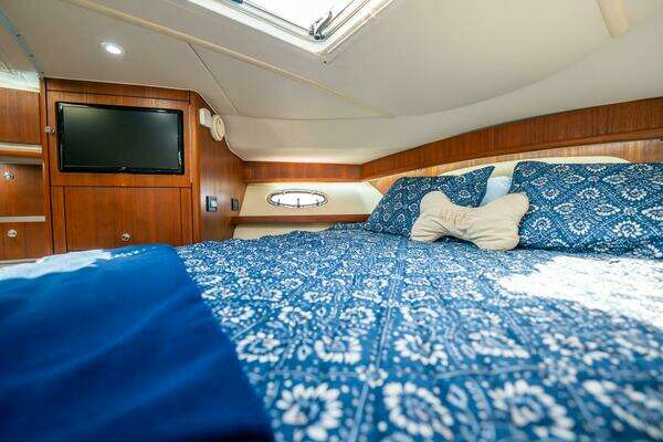 2005 Tiara Yachts 32