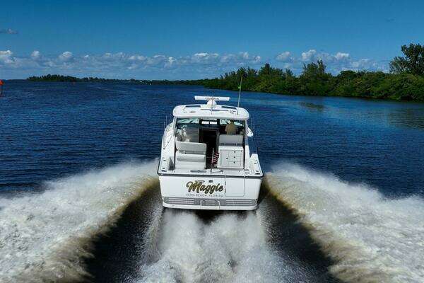 2005 Tiara Yachts 32