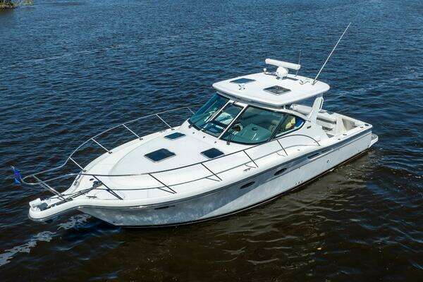2005 Tiara Yachts 32
