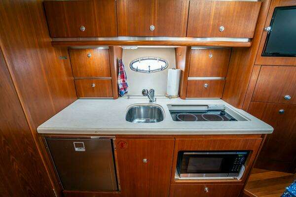 2005 Tiara Yachts 32