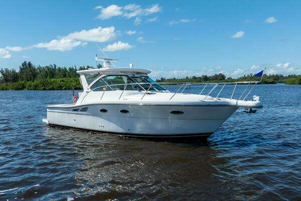 2005 Tiara Yachts 32