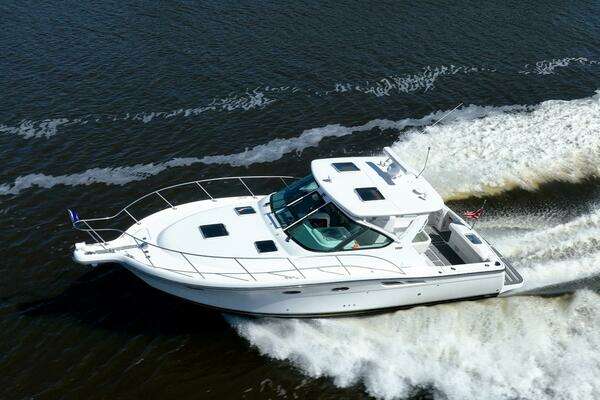 2005 Tiara Yachts 32