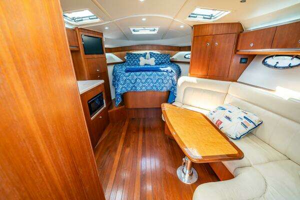 2005 Tiara Yachts 32