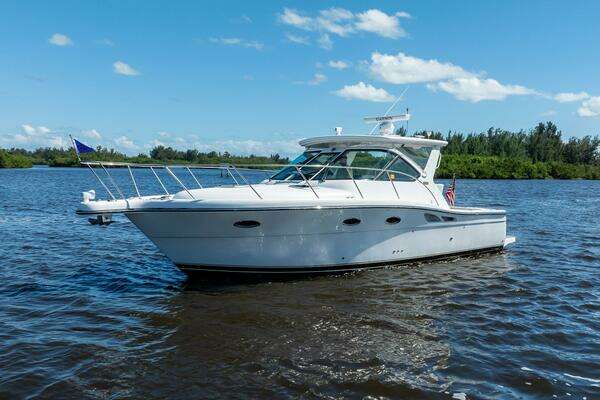 2005 Tiara Yachts 32