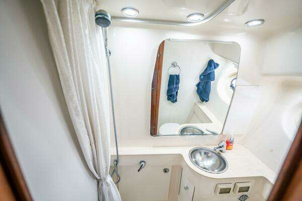 2005 Tiara Yachts 32