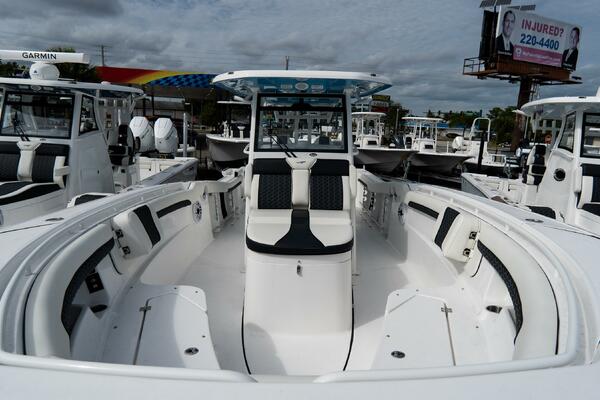 320 CC Adventure 32ft Tidewater Yacht For Sale