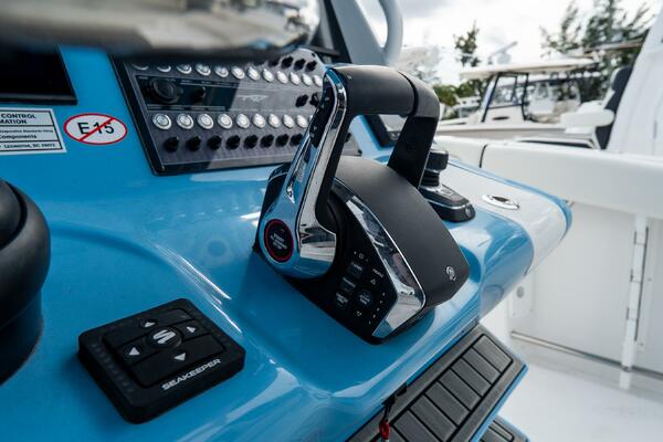 320 CC Adventure 32ft Tidewater Yacht For Sale