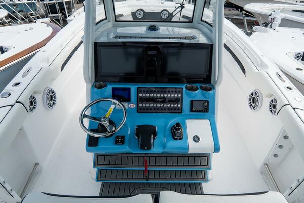 320 CC Adventure 32ft Tidewater Yacht For Sale