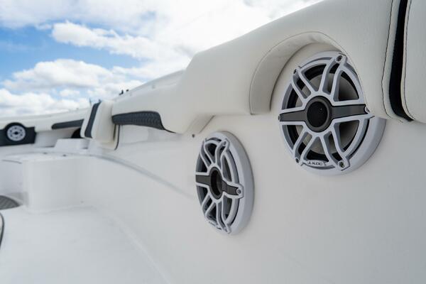 320 CC Adventure 32ft Tidewater Yacht For Sale