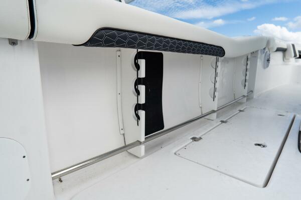 320 CC Adventure 32ft Tidewater Yacht For Sale