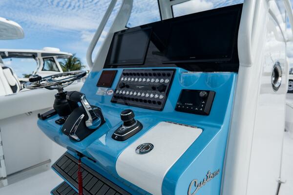 320 CC Adventure 32ft Tidewater Yacht For Sale