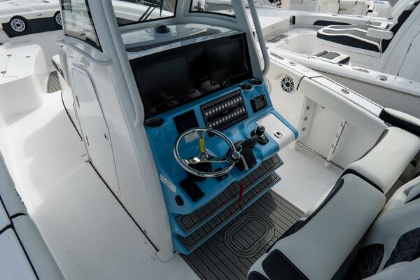 320 CC Adventure 32ft Tidewater Yacht For Sale