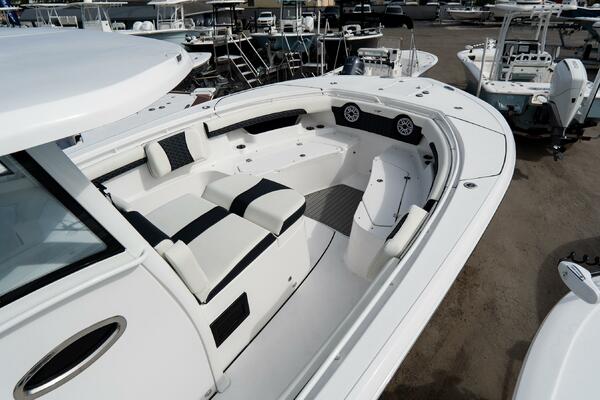 320 CC Adventure 32ft Tidewater Yacht For Sale