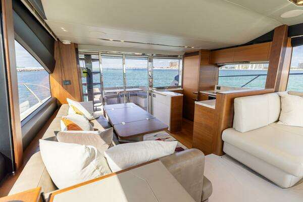 2019 Princess 65