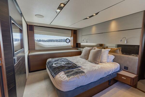 CREWSZING 65ft Princess Yacht For Sale