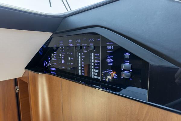CREWSZING 65ft Princess Yacht For Sale
