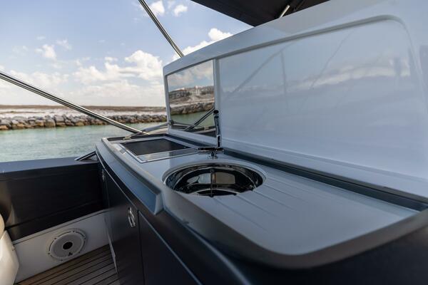 CREWSZING 65ft Princess Yacht For Sale