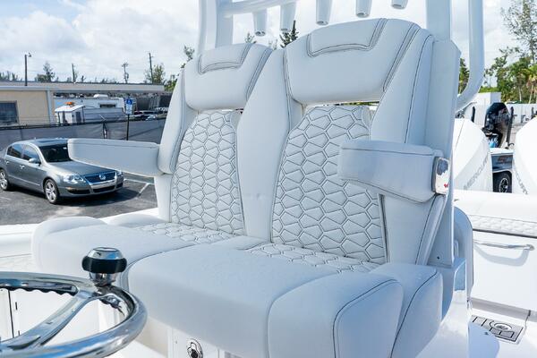 282 CC Adventure 28ft Tidewater Yacht For Sale