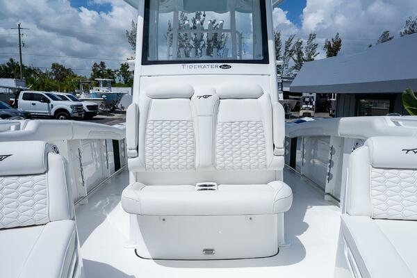 282 CC Adventure 28ft Tidewater Yacht For Sale
