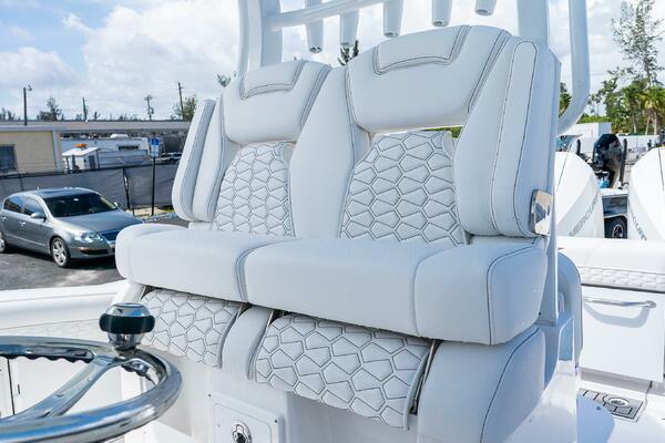 282 CC Adventure 28ft Tidewater Yacht For Sale