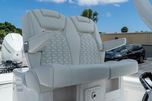 2700 Carolina Bay 27ft Tidewater Yacht For Sale