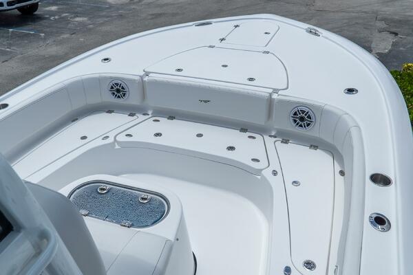 2700 Carolina Bay 27ft Tidewater Yacht For Sale