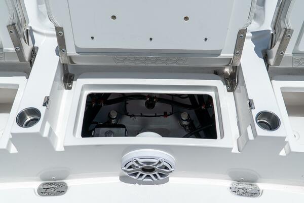 2700 Carolina Bay 27ft Tidewater Yacht For Sale