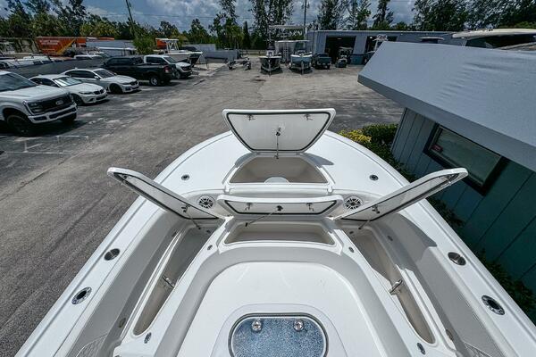 2700 Carolina Bay 27ft Tidewater Yacht For Sale