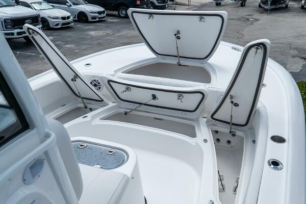 2700 Carolina Bay 27ft Tidewater Yacht For Sale