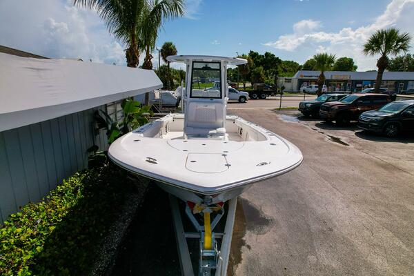 2700 Carolina Bay 27ft Tidewater Yacht For Sale